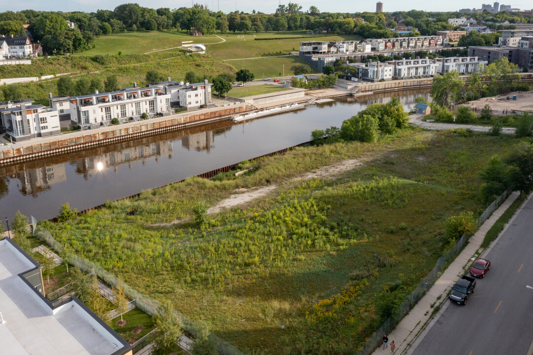 Rowe MKE in Milwaukee, WI - Building Photo
