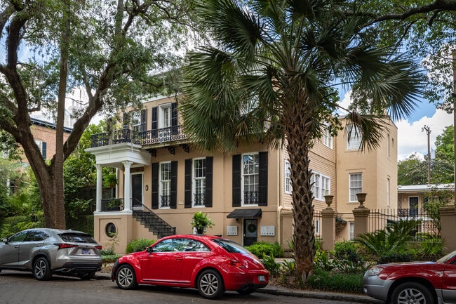 East Jones Street Condominium in Savannah, GA - Foto de edificio - Building Photo