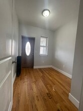 65 Wade St, Unit 1 in Jersey City, NJ - Building Photo - Building Photo