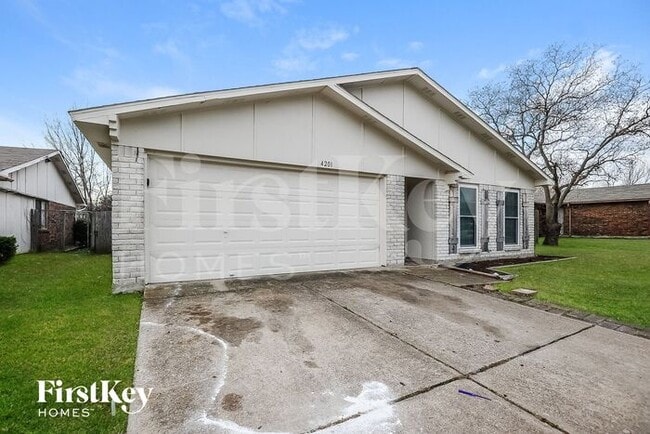 4201 Yellowleaf Dr in Fort Worth, TX - Building Photo - Building Photo