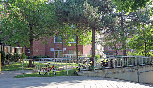 59 Edgewood Ave in Toronto, ON - Building Photo - Primary Photo