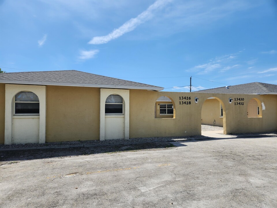 13428 Pine Needle Ln in Ft. Myers, FL - Building Photo