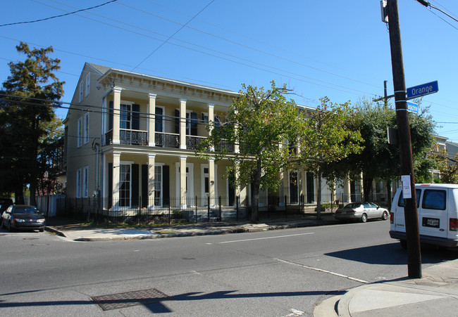 1546 Magazine St in New Orleans, LA - Foto de edificio - Building Photo