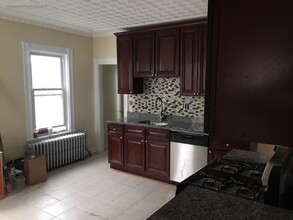 39 Watts St, Unit 2 in Malden, MA - Building Photo - Building Photo