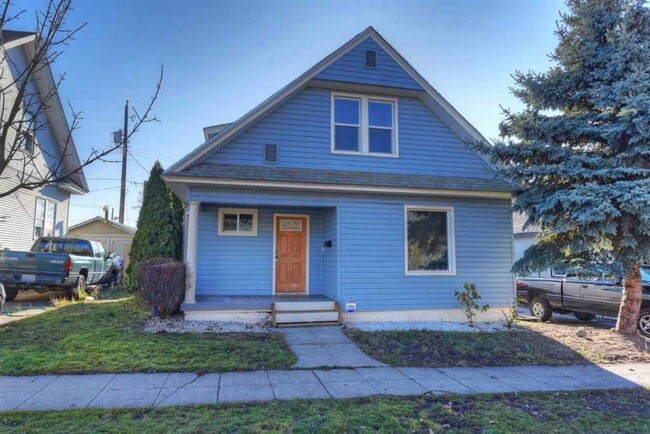 property at 1709 W Spofford Ave