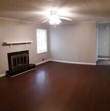 4590 Sandy Plains Rd in Marietta, GA - Building Photo - Building Photo