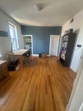 1523 N Elk Grove Ave, Unit 2 in Chicago, IL - Foto de edificio - Building Photo