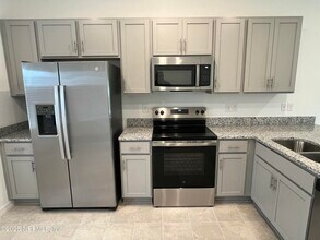 7271 Sabal Ter in Jacksonville, FL - Building Photo - Building Photo