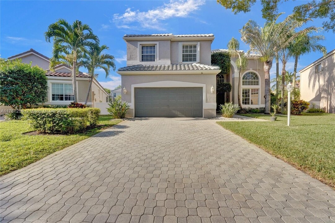 6504 NW 78th Pl in Parkland, FL - Building Photo