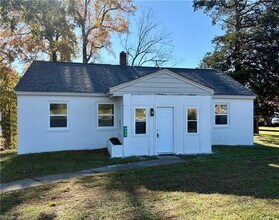 889 W Main St in Smithfield, VA - Building Photo - Building Photo
