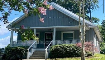 59 East St in Asheville, NC - Building Photo