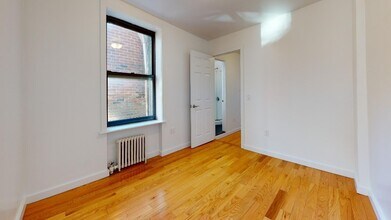 401 E 78th St in New York, NY - Building Photo - Building Photo