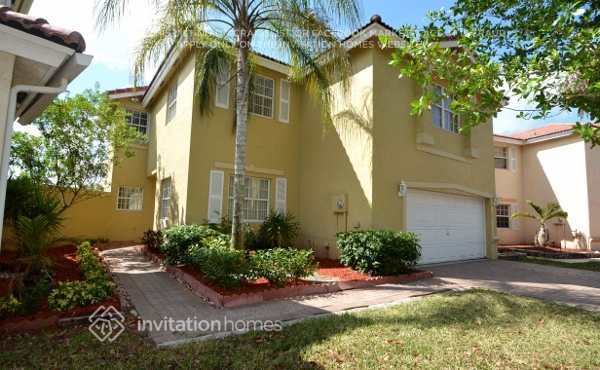 4661 SW 151st Ave in Miramar, FL - Building Photo