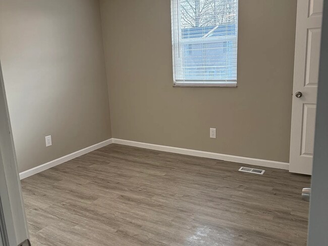 7806 Barkwood Dr in Columbus, OH - Building Photo - Building Photo