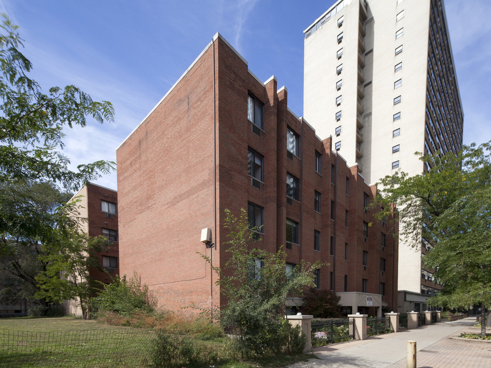 6000 N Sheridan Rd in Chicago, IL - Building Photo