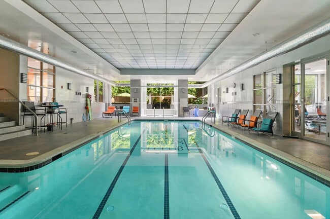 401 12th St S, Unit SI FL21-ID1474780P in Arlington, VA - Foto de edificio - Building Photo