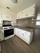 1110 W Chestnut St in Exeter, CA - Building Photo