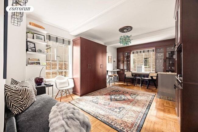 property at 140 E 40th St