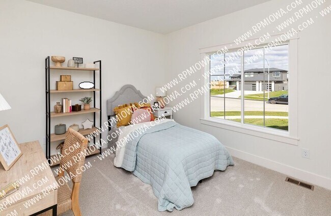 440 NW Ashley Cir in Waukee, IA - Building Photo - Building Photo