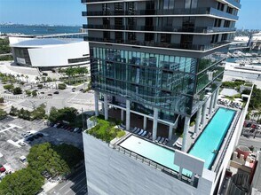 398 NE 5th St, Unit 4507 in Miami, FL - Building Photo - Building Photo