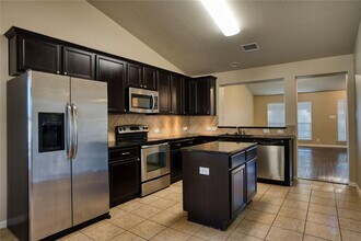 821 Gabriel Mills Dr in Round Rock, TX - Building Photo - Building Photo