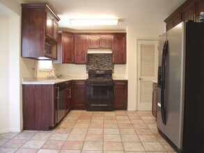 4005 Skyline Ave in El Paso, TX - Building Photo - Building Photo