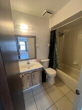 430 Banana Cay Dr, Unit Unit F in South Daytona, FL - Building Photo - Building Photo