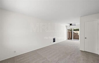 10224 Holburn Dr in Huntington Beach, CA - Building Photo - Building Photo