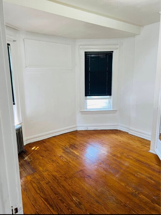59 Mozart St, Unit 1 in East Rutherford, NJ - Building Photo