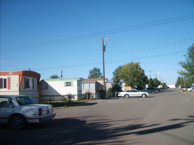 Wayside Mobile Home Park in Heyburn, ID - Building Photo - Building Photo