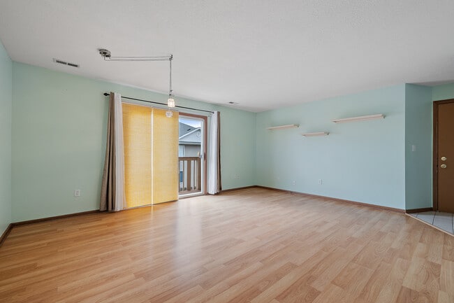 2291 Bicentennial Ave in Crest Hill, IL - Building Photo - Building Photo