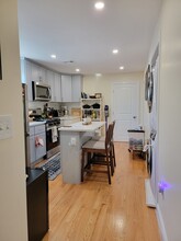 15 Windsor Rd, Unit 3 in Somerville, MA - Foto de edificio - Building Photo