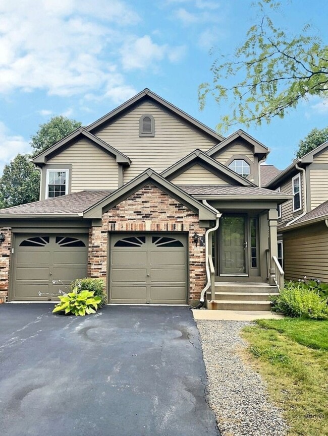 213 Old Oak Dr