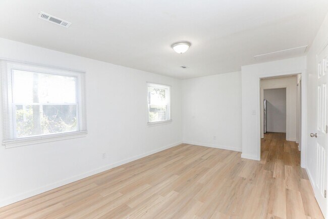 9544 20th Bay St-Unit -B in Norfolk, VA - Foto de edificio - Building Photo