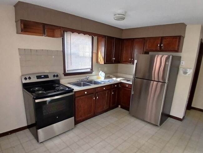 188 Carver St in Springfield, MA - Building Photo - Building Photo