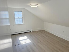 8 6th St, Unit 2 in Cambridge, MA - Building Photo - Building Photo