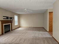 8432 Cameron Ct in Mason, OH - Foto de edificio - Building Photo