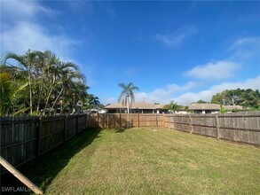 26532 Morton Ave in Bonita Springs, FL - Foto de edificio - Building Photo