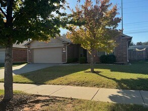 416 Lone Oak Dr in Norman, OK - Building Photo - Building Photo