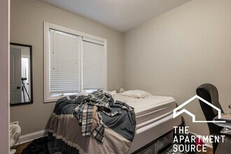 1136 W Diversey Pkwy in Chicago, IL - Building Photo - Building Photo