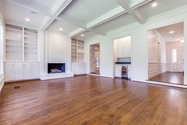 3201 Saint Johns Dr in Dallas, TX - Building Photo - Building Photo