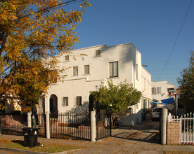 317-319 E 24th St in Los Angeles, CA - Building Photo - Building Photo