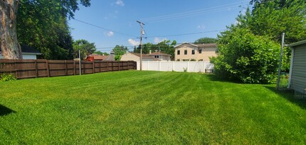 20 W Edward St in Lombard, IL - Building Photo - Building Photo