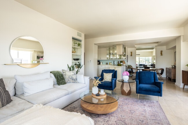 1155 N La Cienega Blvd, Unit 905 in West Hollywood, CA - Building Photo - Building Photo