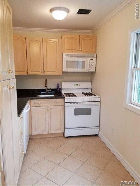 152 Harrison Ave in Bethpage, NY - Building Photo