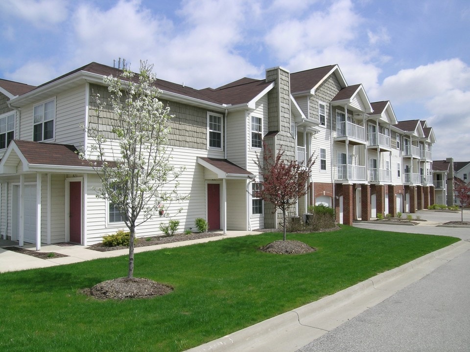 Heron Springs Apartments in Stow, OH - Building Photo