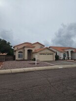 3845 W Charlotte Dr in Glendale, AZ - Building Photo