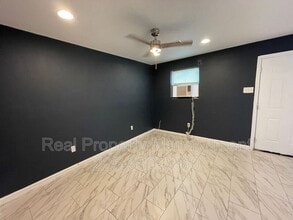 1933 Fairchild St in Baton Rouge, LA - Building Photo - Building Photo