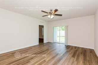 8032 Majestic Palms Ct in Venice, FL - Building Photo - Building Photo