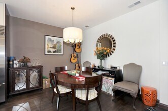 9 Somerset Ln in Edgewater, NJ - Building Photo - Building Photo